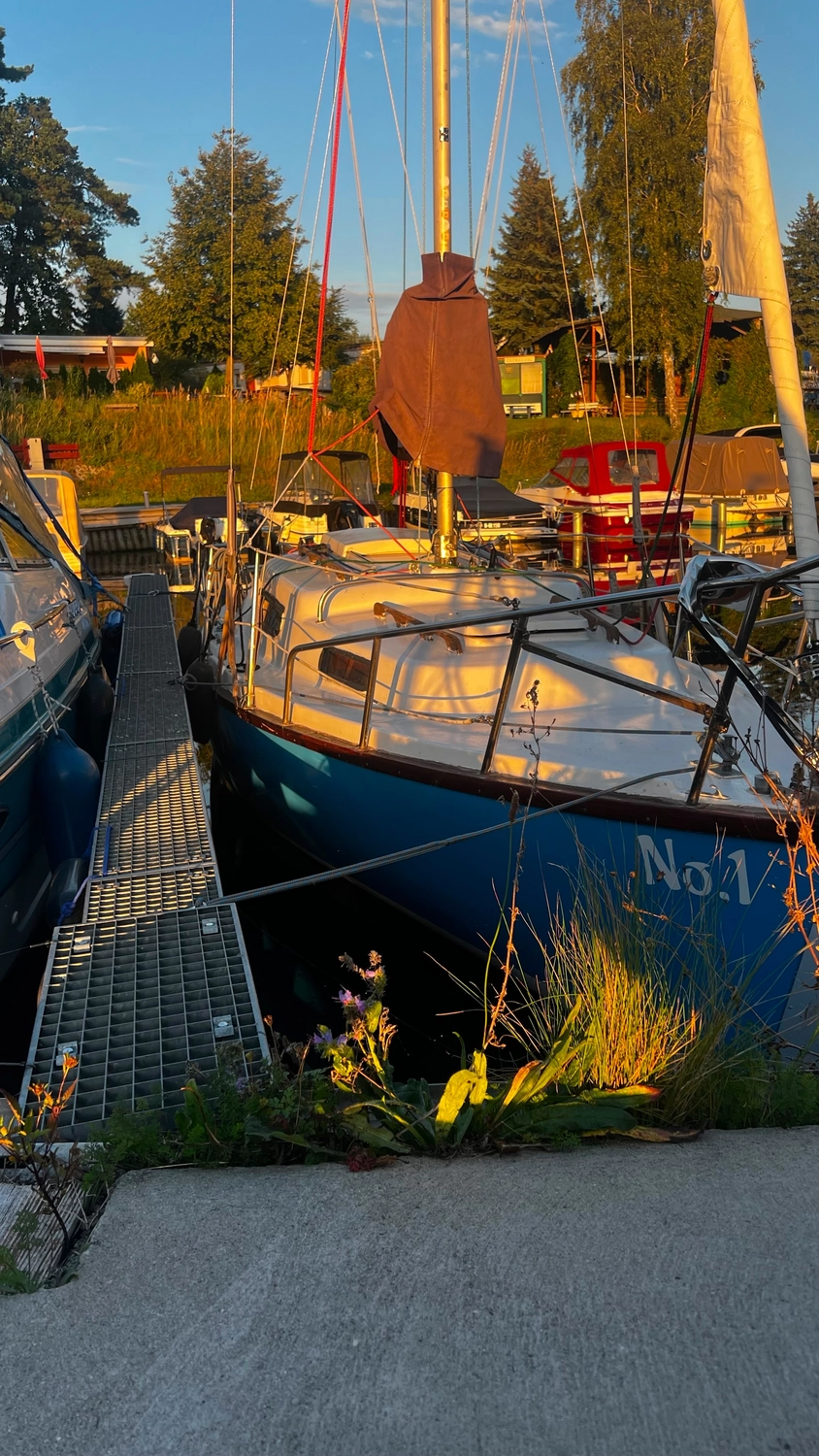 Raus und Segeln - Schiffssegeldienstleistungen - Boot